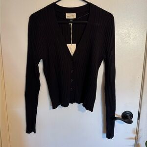 Universal Thread — V-Neck Cardigan (NWT)